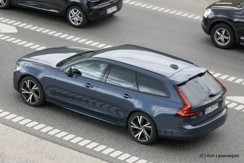 2021' Volvo V90 T6