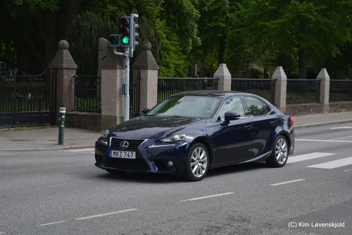 2013' Lexus IS300h