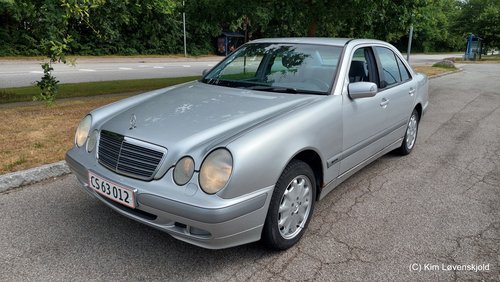 1999' Mercedes E200