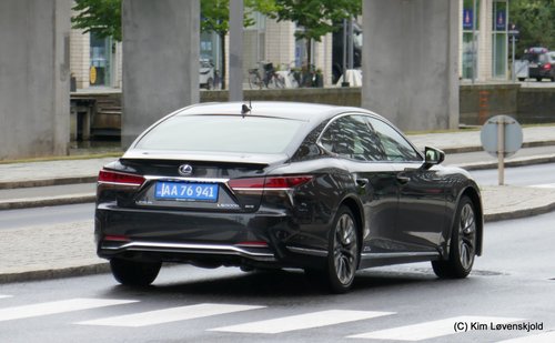 2019' Lexus LS500h