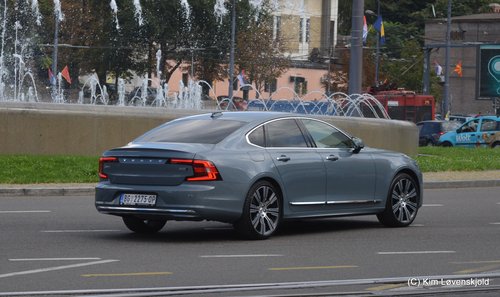 Volvo S90 B5