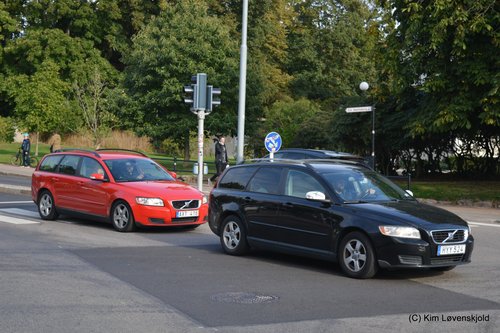 2 x Volvo V50