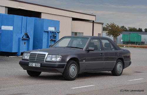 1993' Mercedes E220