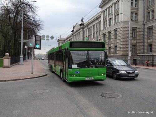 MAZ 107