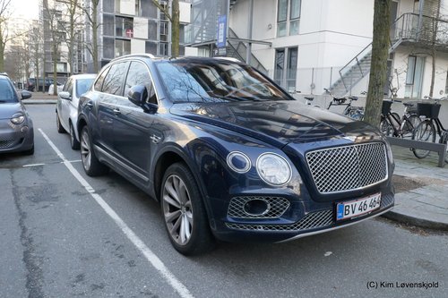 2017' Bentley Bentayga W12 Bi-turbo