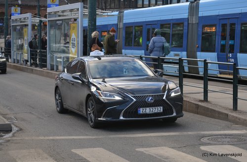 2021' Lexus ES300h