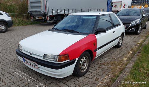1995' Mazda 323