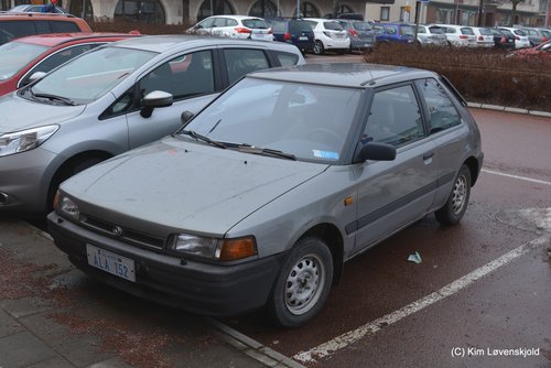 Mazda 323