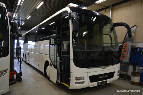 2015' MAN R08 Lion's Coach L RHC444