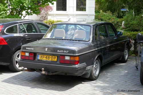 1989' Volvo 240 GLT