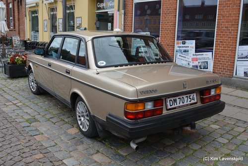 1988' Volvo 240 DL (MY89)