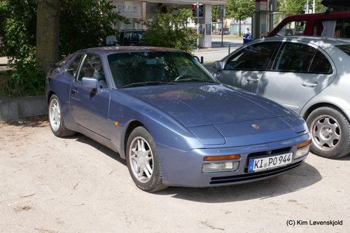 Porsche 944 S2