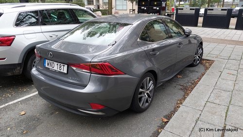 2019' Lexus IS300h