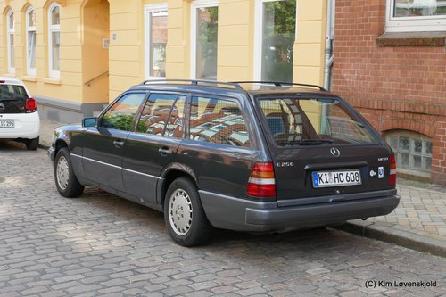 Mercedes E250 S124