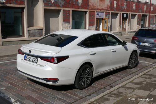Lexus ES300h