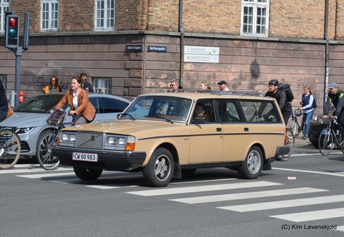 1984' Volvo 240 DL