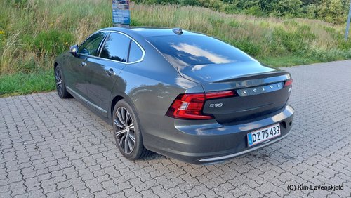 2020' Volvo S90 T8