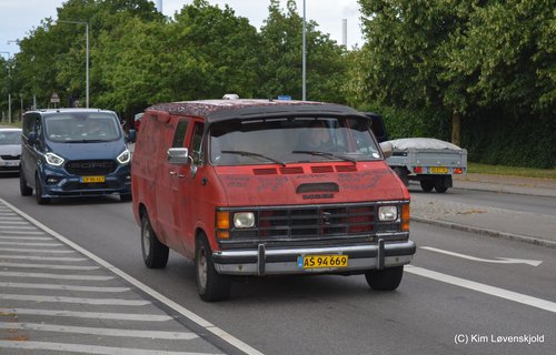 1988' Dodge B250