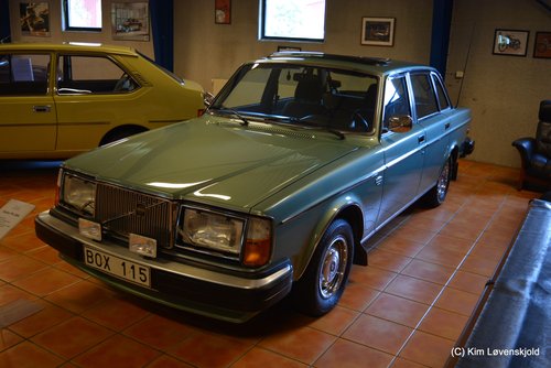 1977' Volvo 264 GL