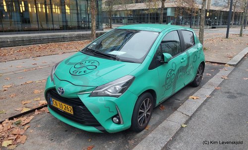 2019' Toyota Yaris Hybrid Van