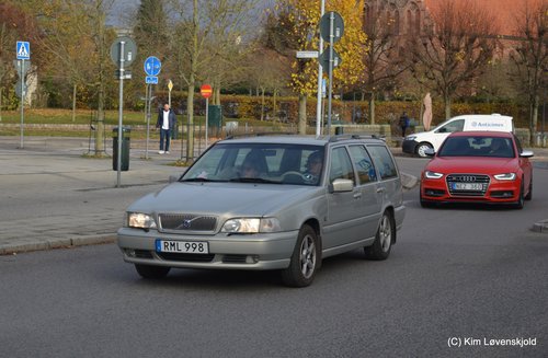 2000' Volvo V70