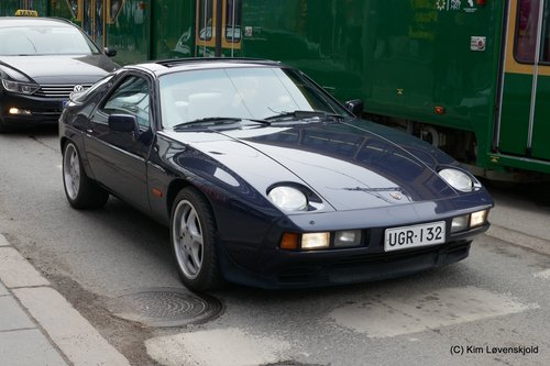 Porsche 928