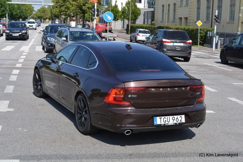 2017' Volvo S90 D4