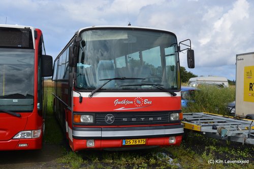 1989' Setra S215HR