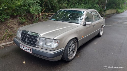 1990' Mercedes 300E