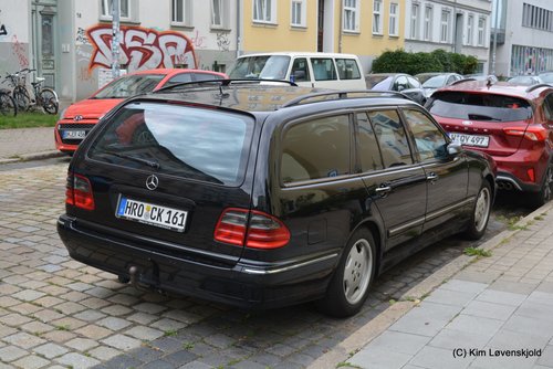 Mercedes E-Class S210
