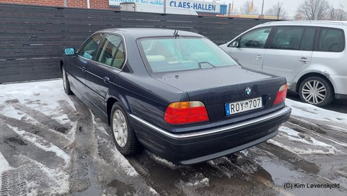 2000' BMW 728i