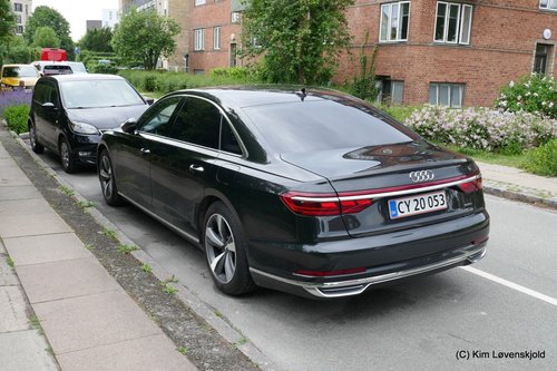 2021' Audi A8L