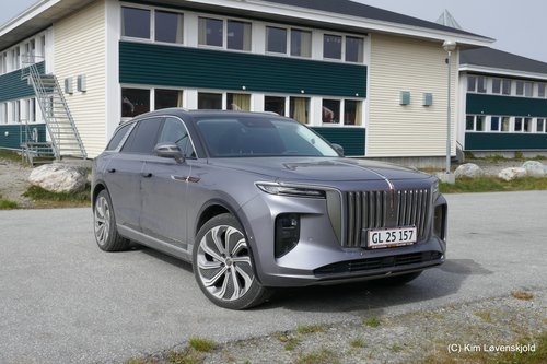 Hongqi E-HS9