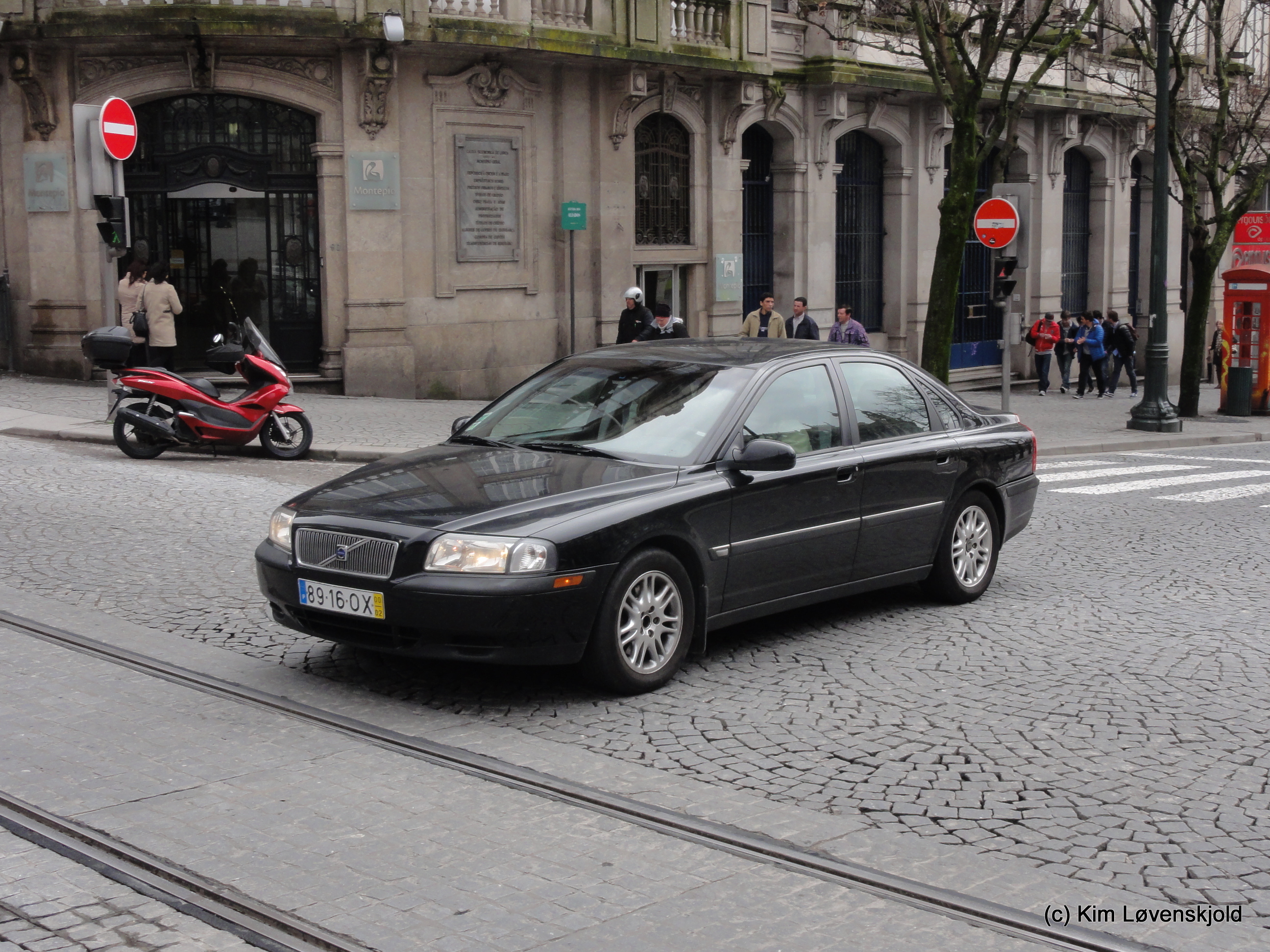 2000' Volvo S80