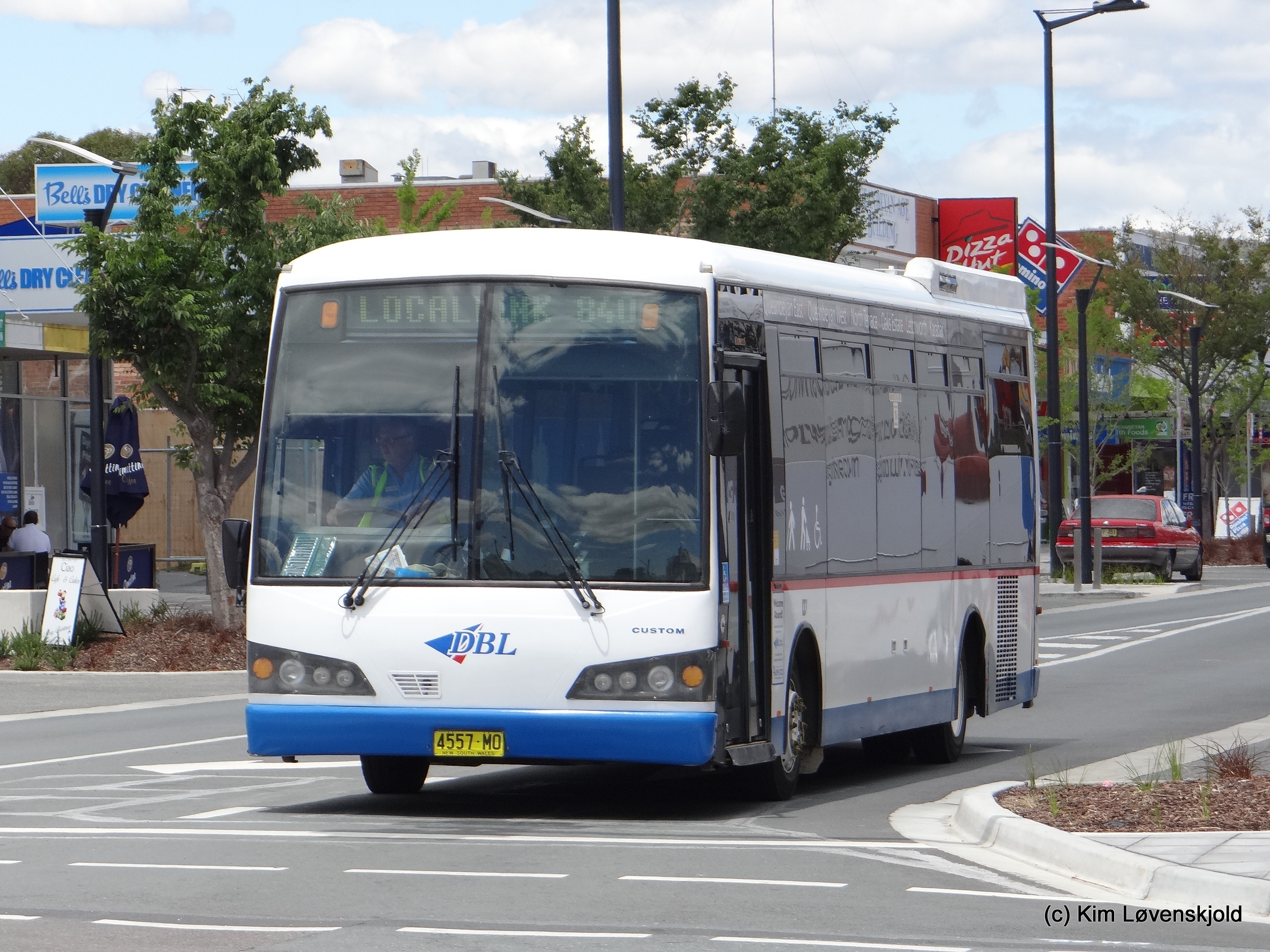 2000' Volvo B6BLE Express