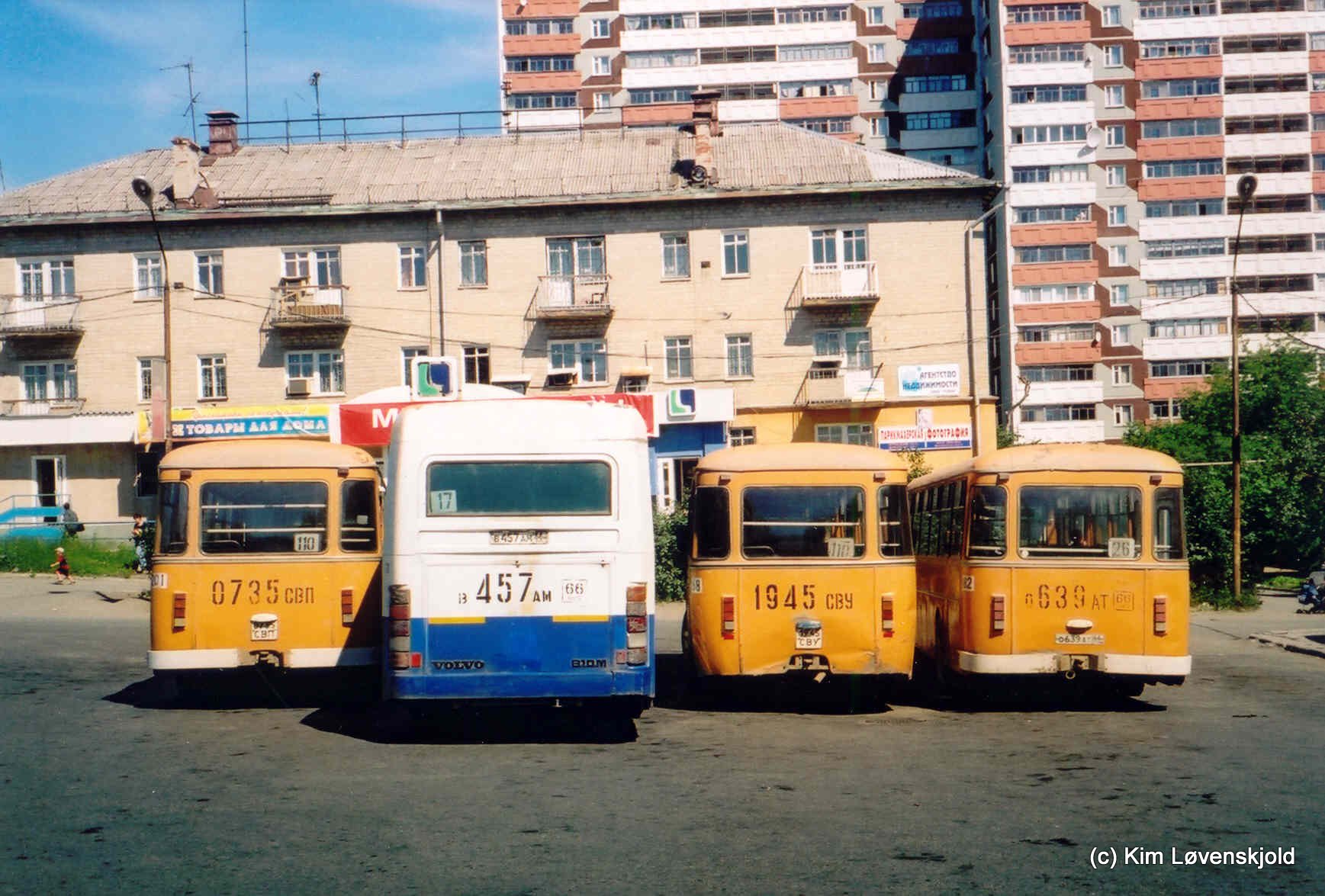 Liaz 677 & 1994' Volvo B10M-60 Säffle 2000