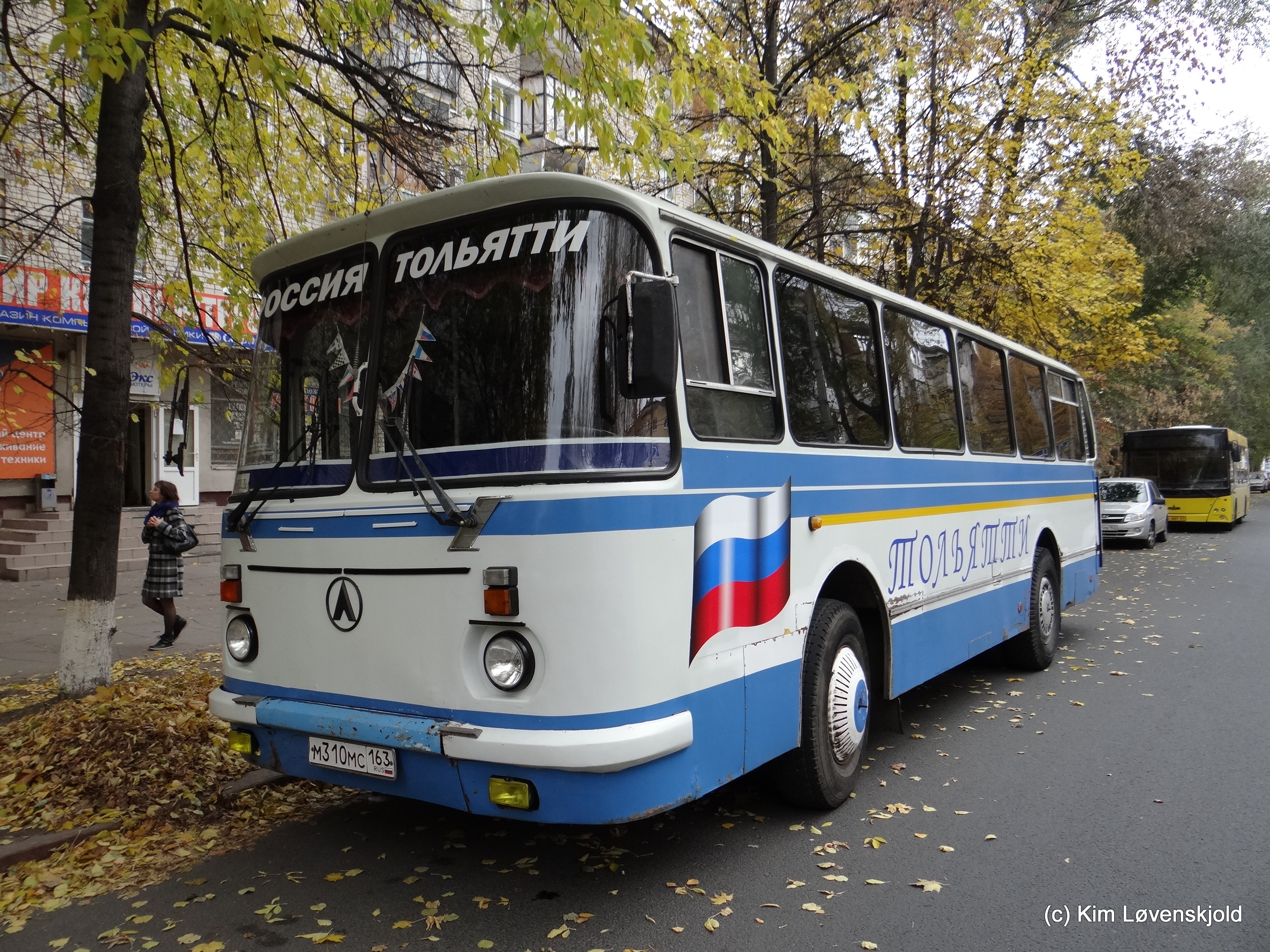 LAZ 695