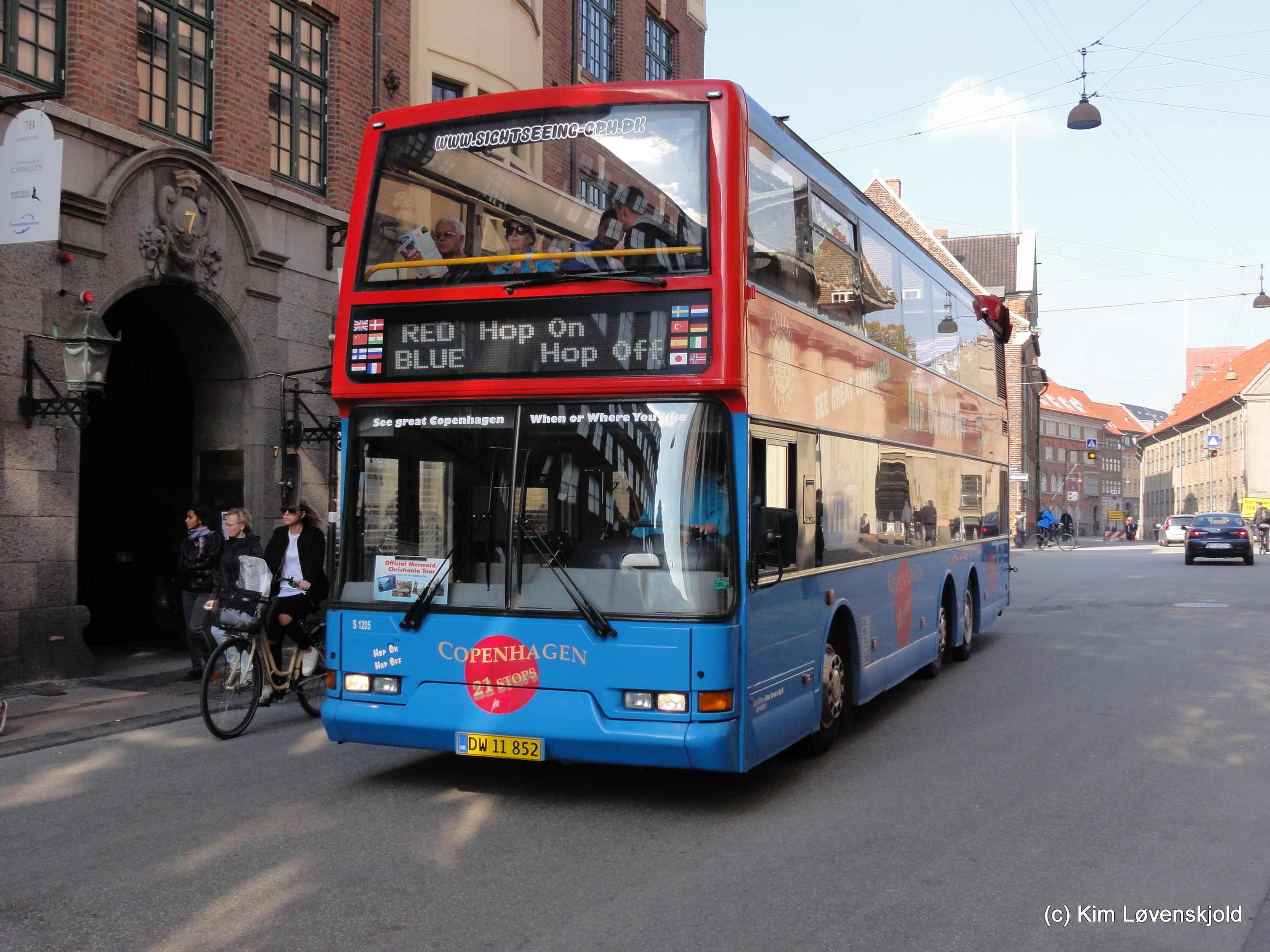2001' Volvo B7LT East Lancs