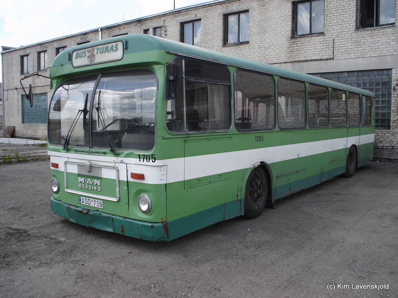 1975' MAN SL200