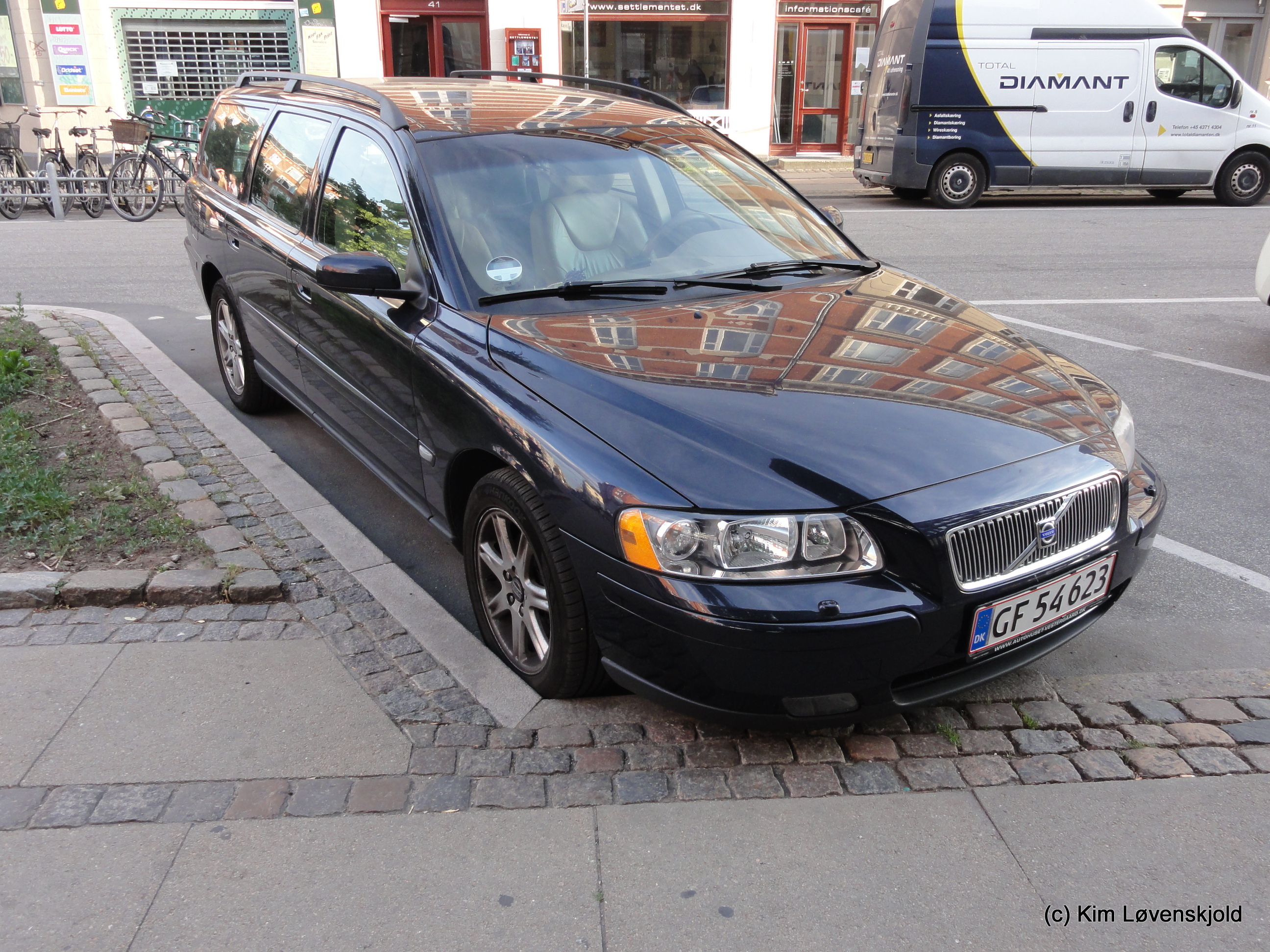 2004' Volvo V70 (MY05)
