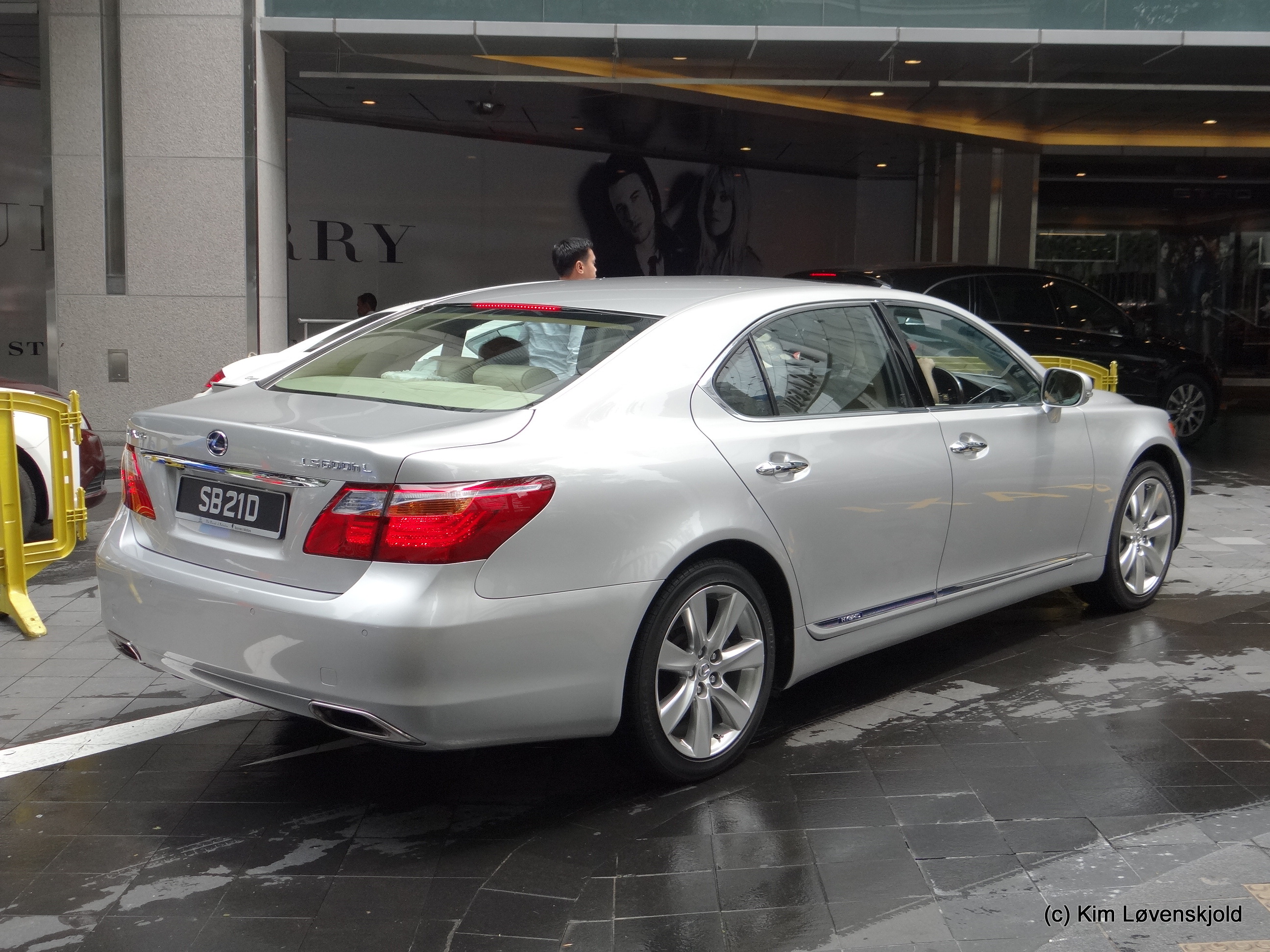 Lexus LS600H L