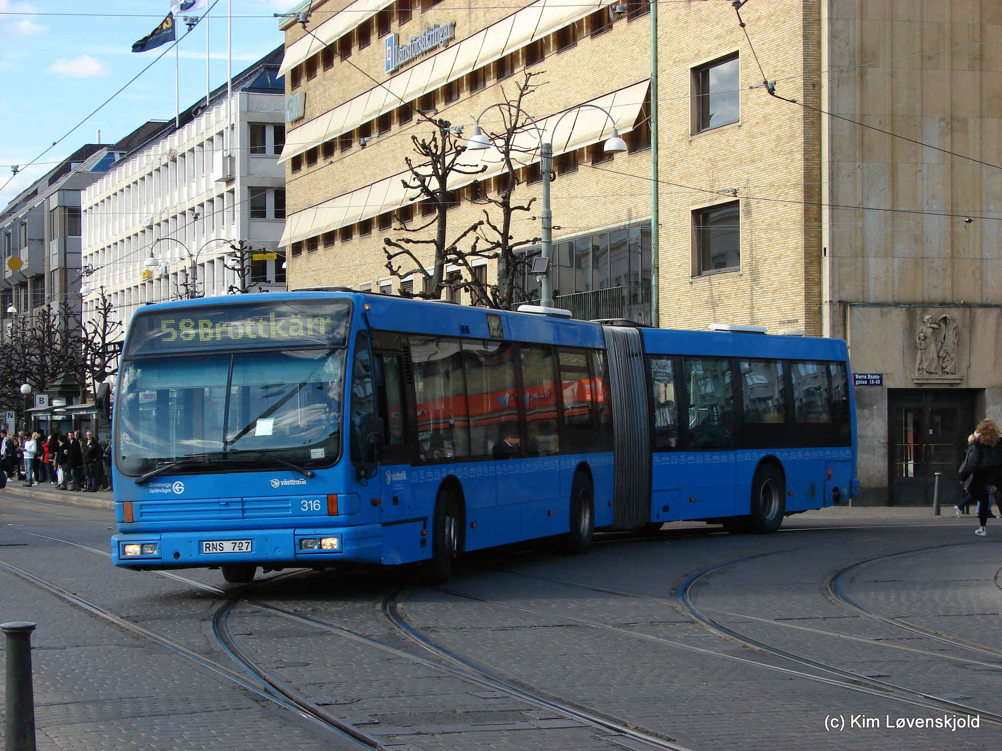 2000' Den Oudsten B93