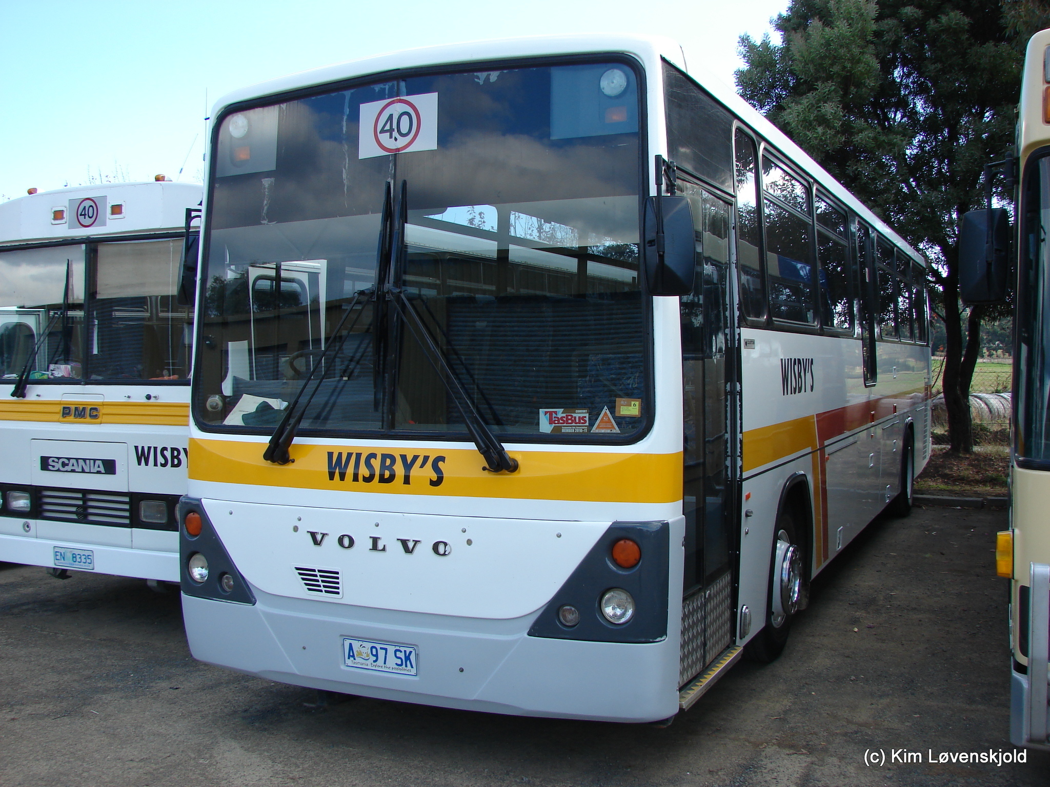 2002' Volvo B7R Custom Coaches SB40