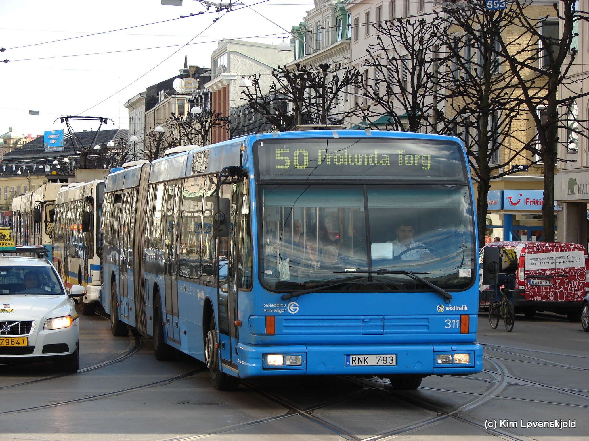 2000' Den Oudsten B93