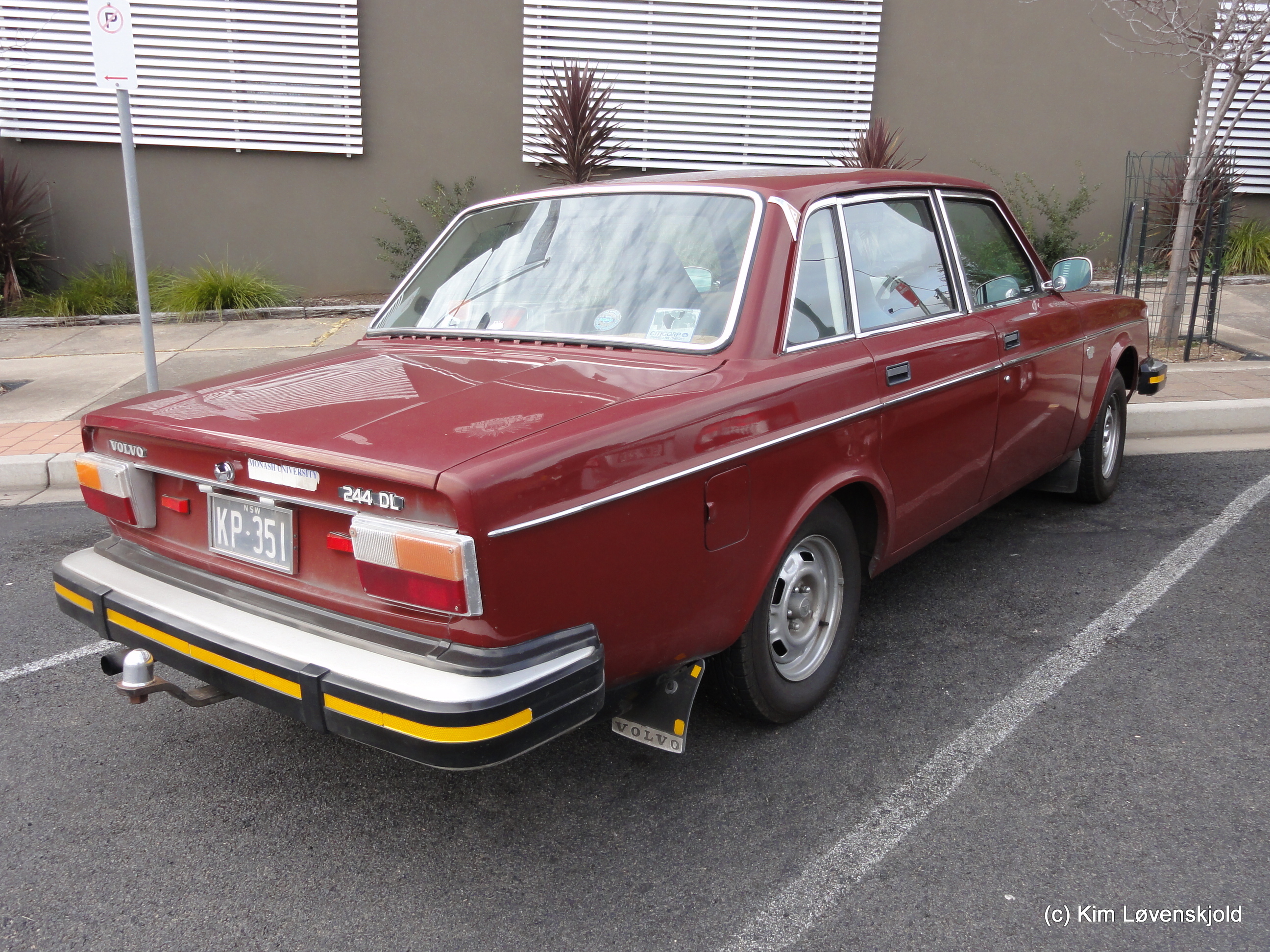1975' Volvo 244 DL