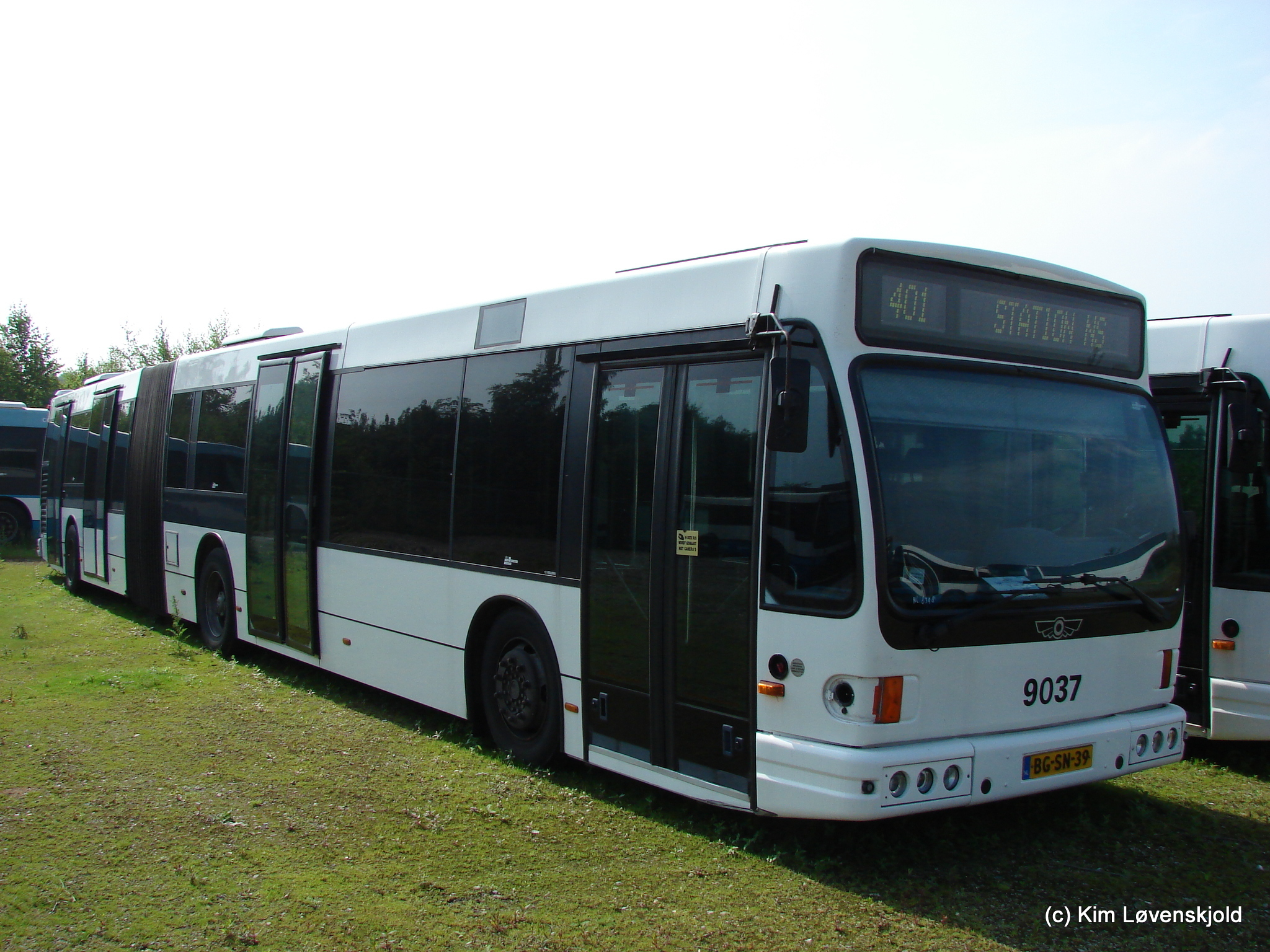 1998' Den Oudsten B93