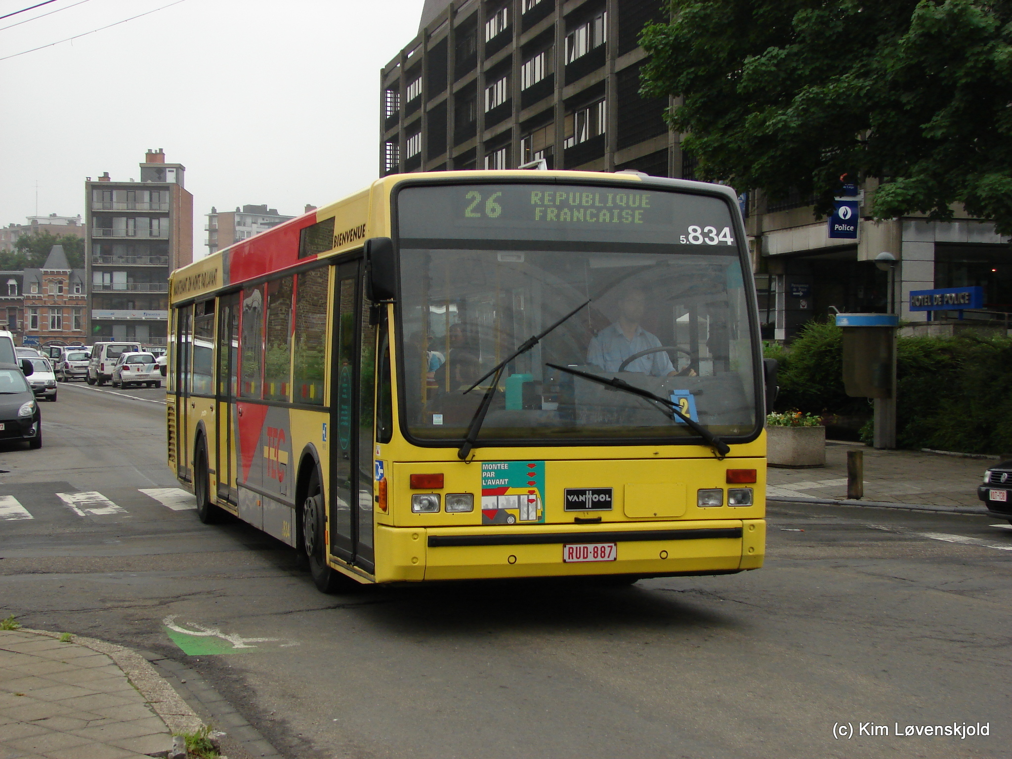 1999' Van Hool A320