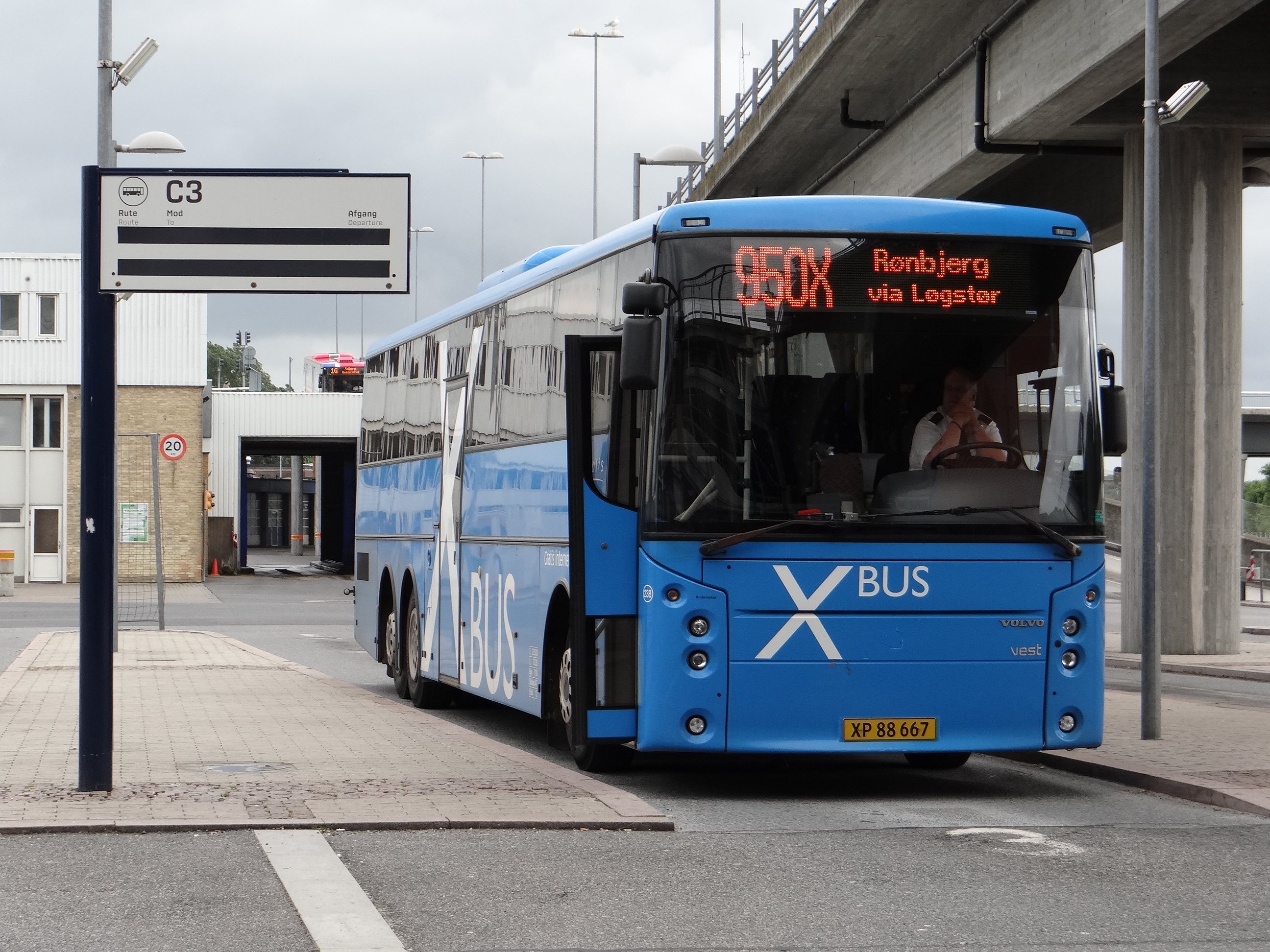 2010' Volvo B12B Vest Horisont
