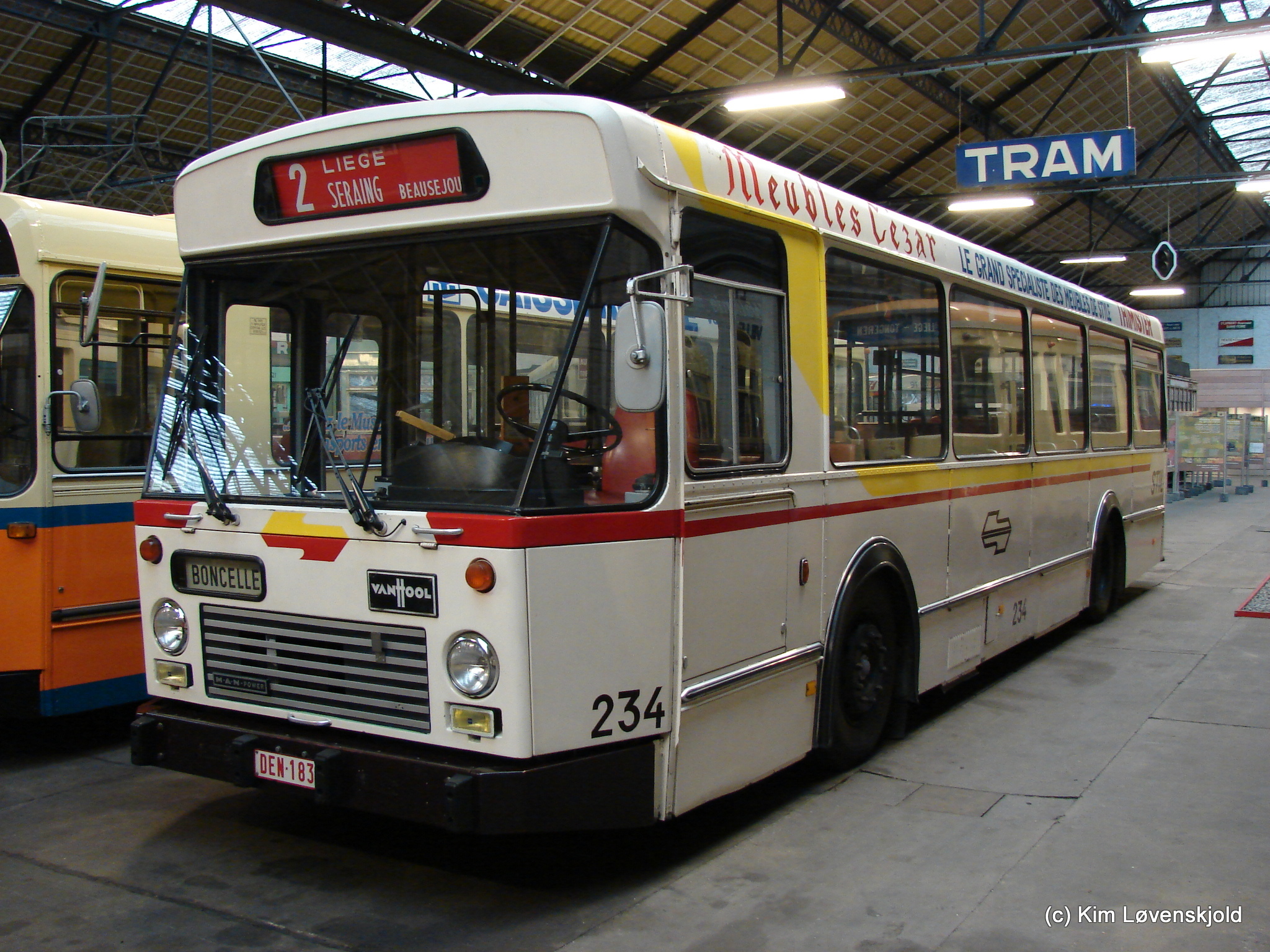 Van Hool A120