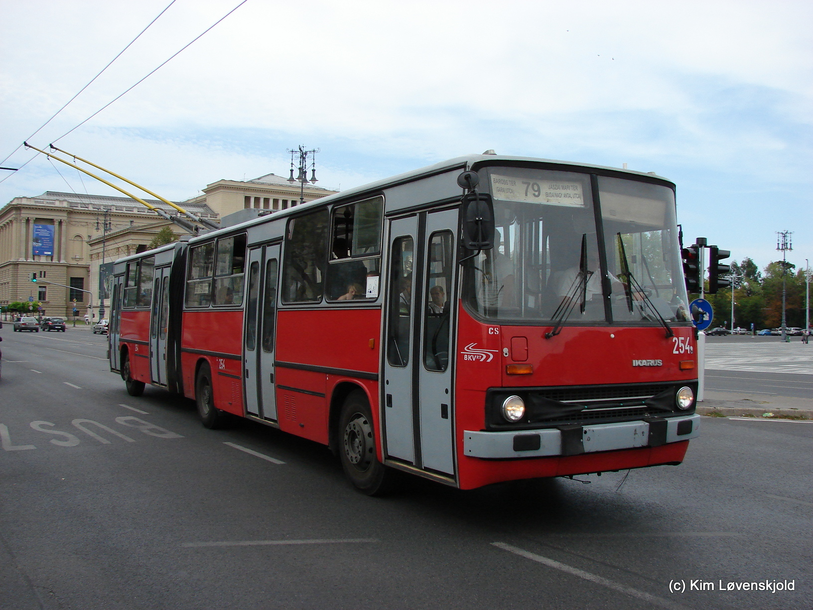 Ikarus 280T